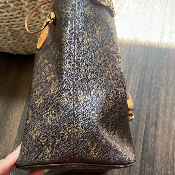 Louis Vuitton Neverfull MM - Picture 6 of 14